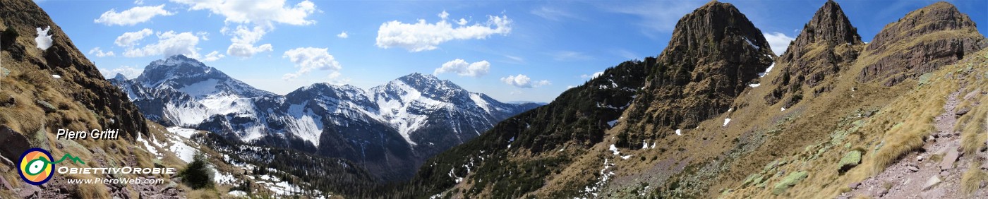 65 Dal sentiero 217  vista sulla vallata dei Tre Pizzi .jpg